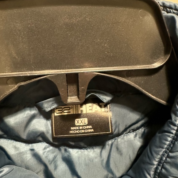 EUC 32Degrees HEAT women’s puffer style jacket. - Picture 3 of 5